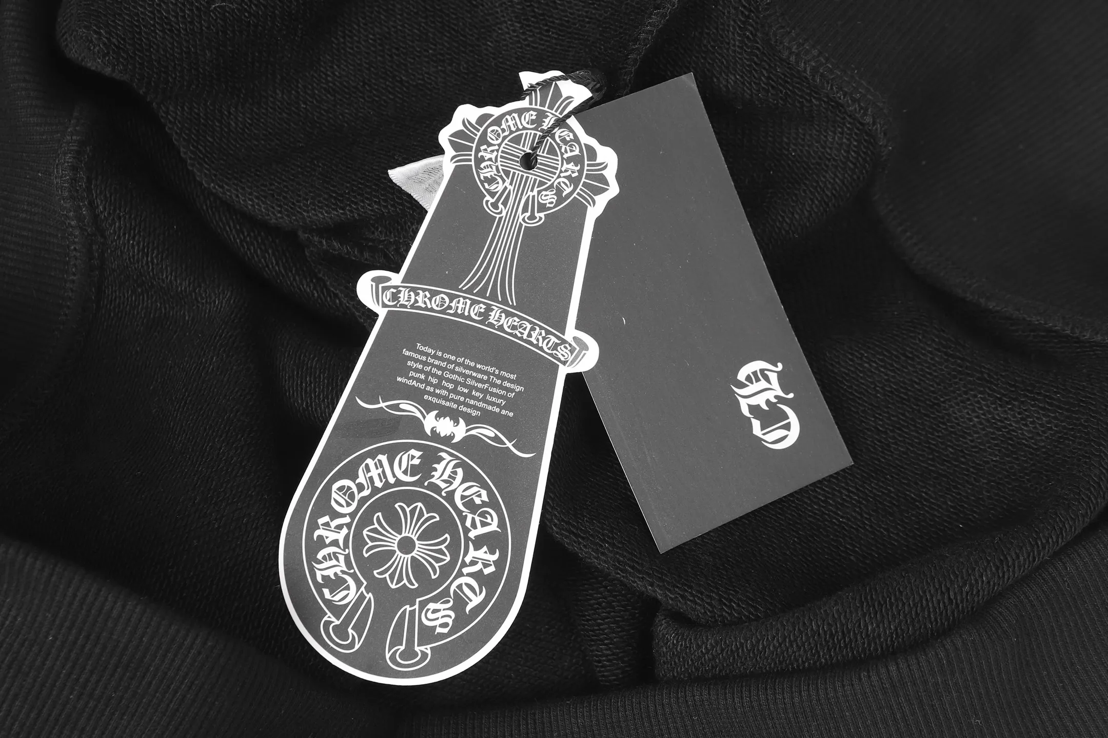 P230 #2120 cross-border model, please do not place an order if you are pursuing quality - Chrome Hearts/Chrome Hearts basic horseshoe Sanskrit printed hooded sweatshirt - High weight, high density and high quality, soft, delicate and skin-friendly wool, soft and silky to the touch, excellent warmth and skin-friendly properties - Customized weaving and dyeing, no color difference, no matter the fabric or workmanship details, beat the ordinary version on the market - Hardware zipper accessories are all customized, full of details -Colour: black White -Size: S M L XL